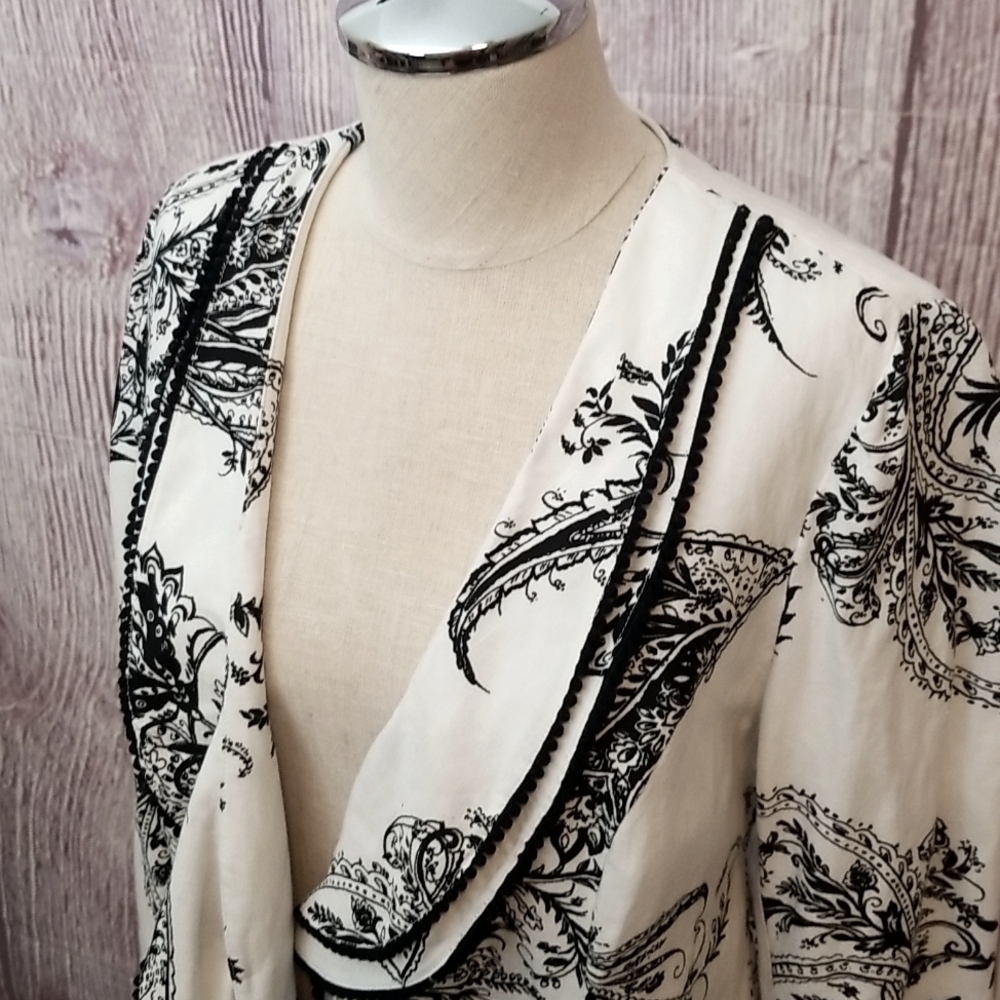 Chico's Black & White Linen Paisley Blazer
